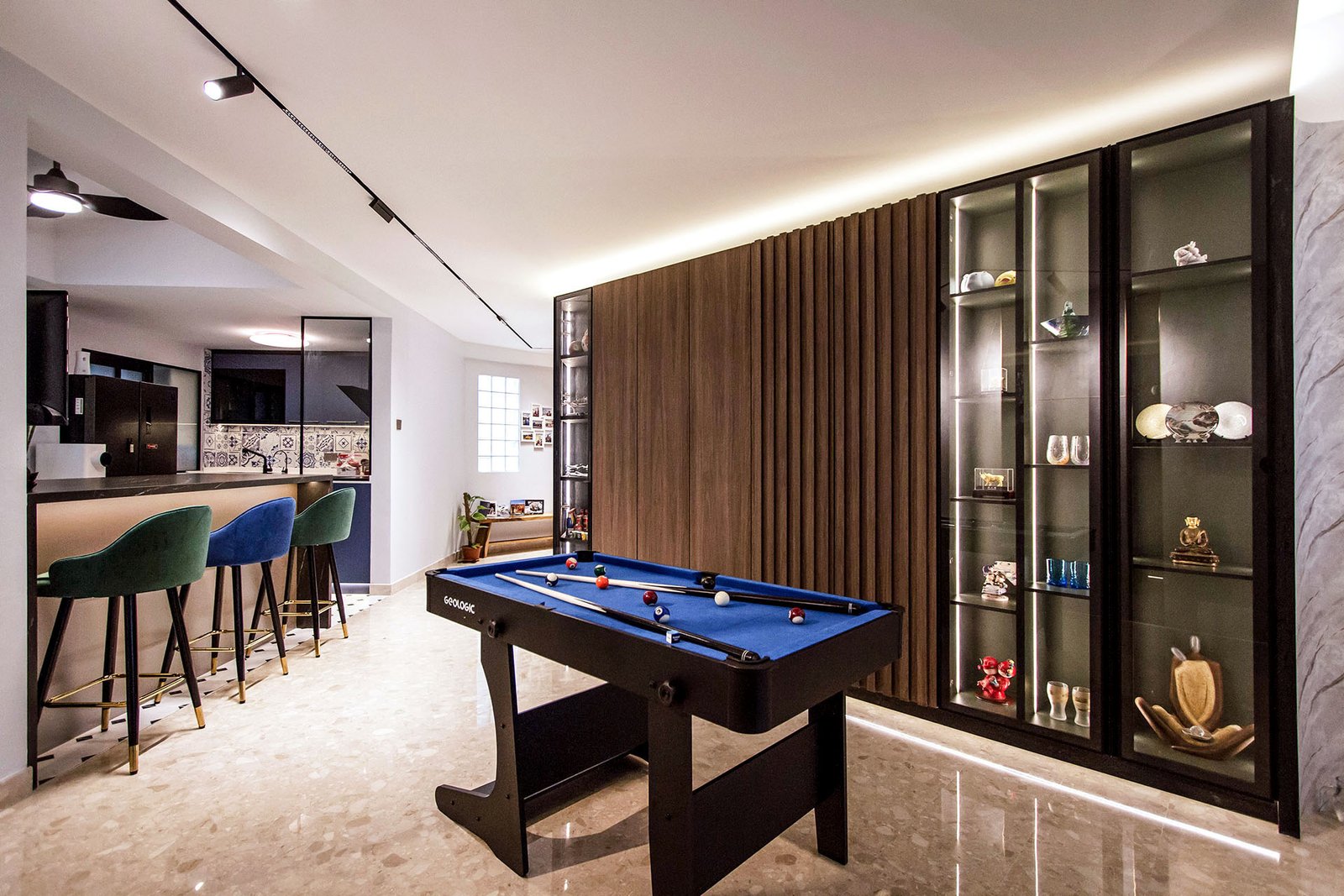 Maxwell Interior Design hero banner with welcoming, modern interior